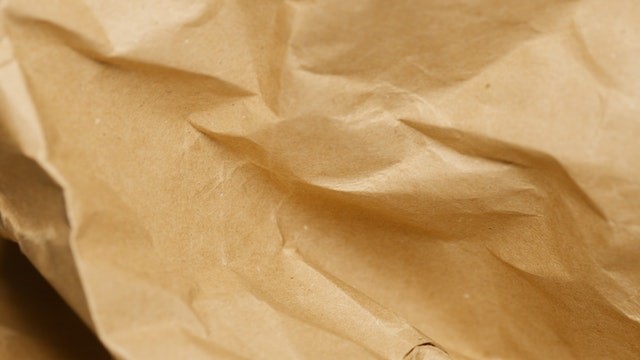 Comprendere la carta kraft: proprietà e applicazioni adatte