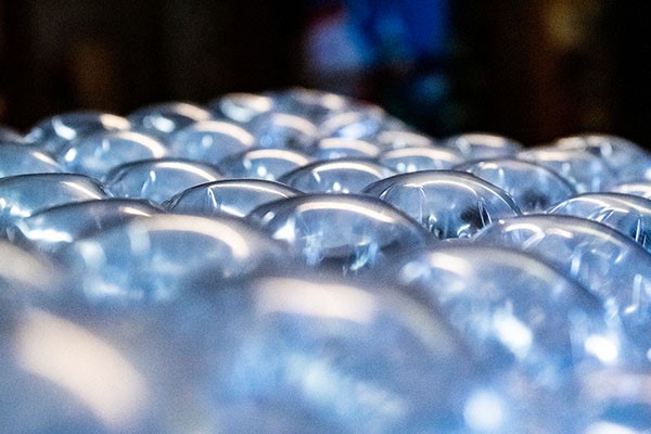 Come si crea un involucro a bolle: materiale, camere d’aria e lavorazione